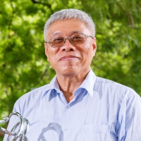 林顯光
工研院材化所 技術長
學歷：
國立清華大學化工系博士
國立成功大學化工所碩士及化工系學士
經歷：
工研院材化所
技術長、光電有機材料研究組組長、副組長、經理、正研究員、研究員、副研究員
